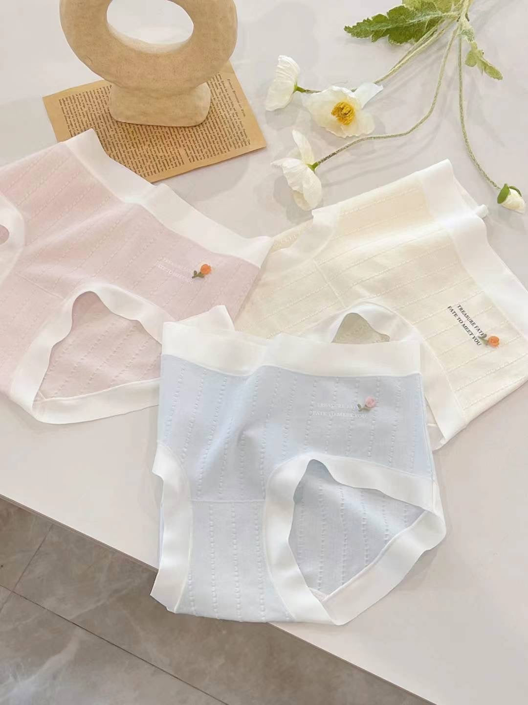 Slim Japanese mid rise women underwear &Sweetheart Give yourself a Flower