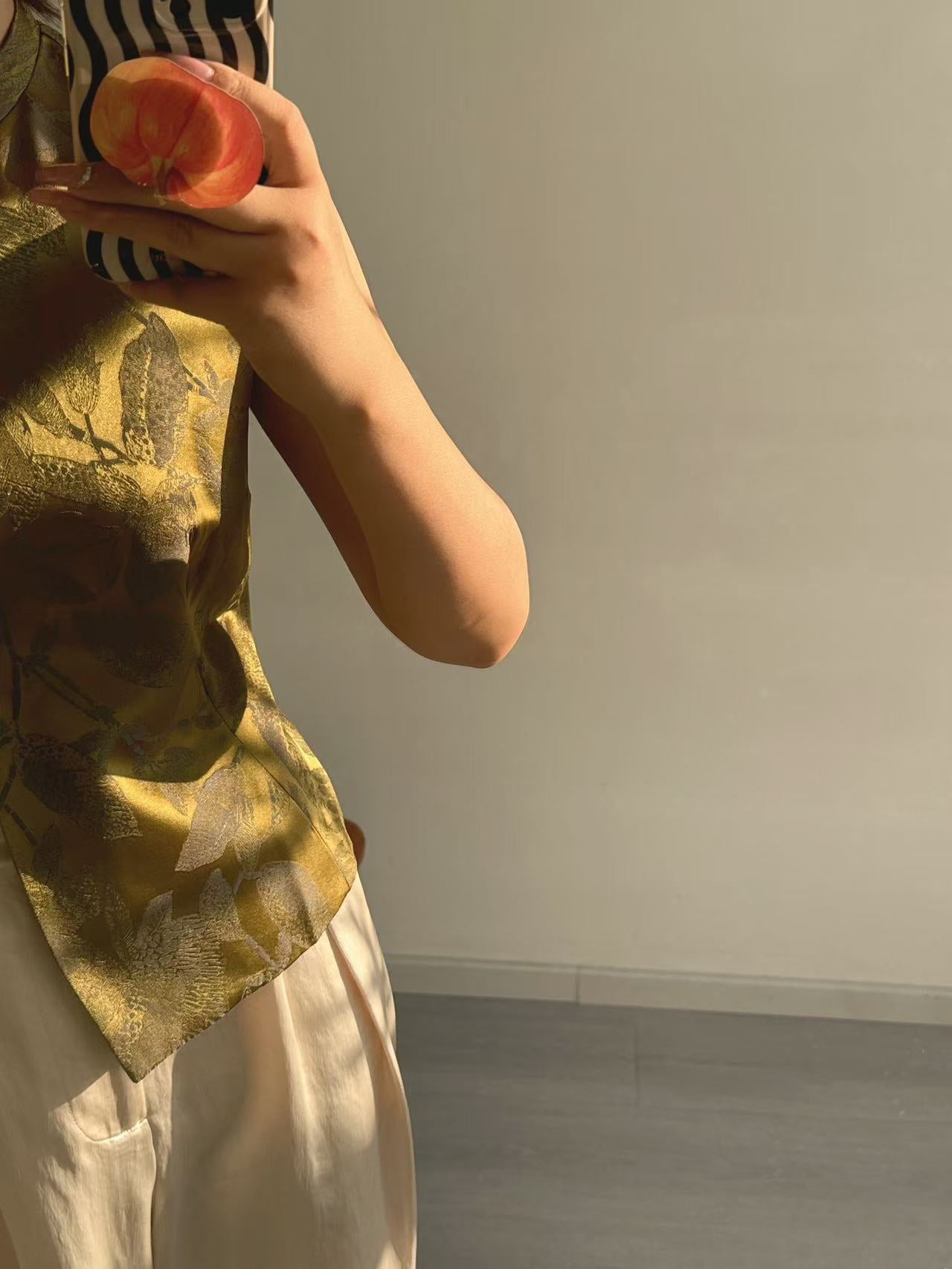 Neo-Chinese Style, New Year, Elegant Gold Floral Brocade Sleeveless Vest, Women's Formal Wear